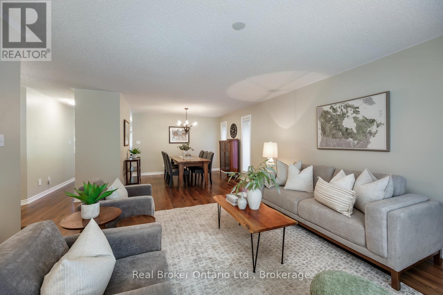 39 VALLEYCREST DRIVE - 8