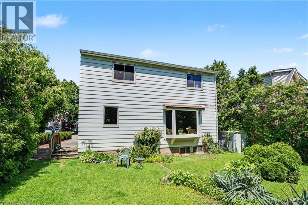 2068 WELLINGTON Avenue - 36