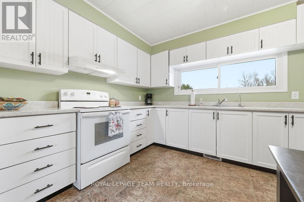 285 FOYMOUNT ROAD - 8