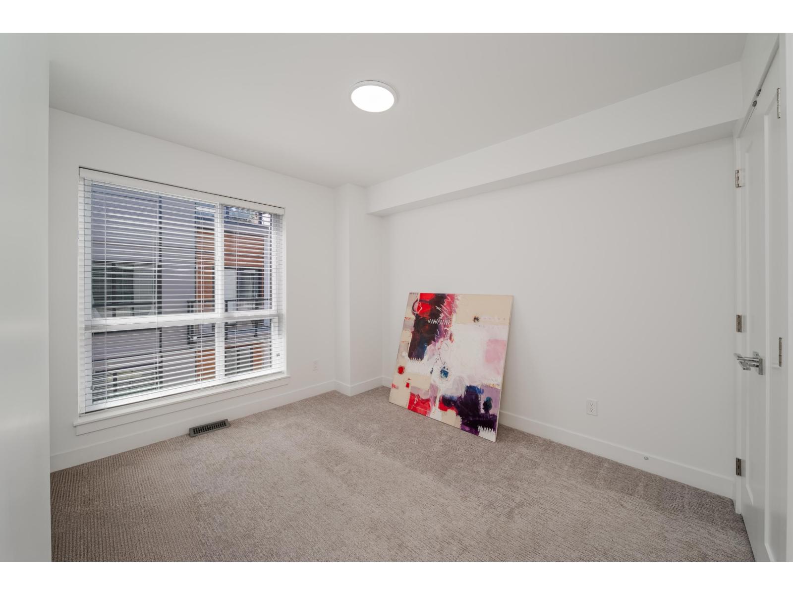 House in Langley - Image 14