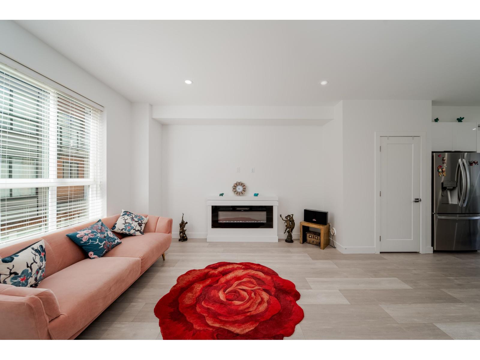 House in Langley - Image 5