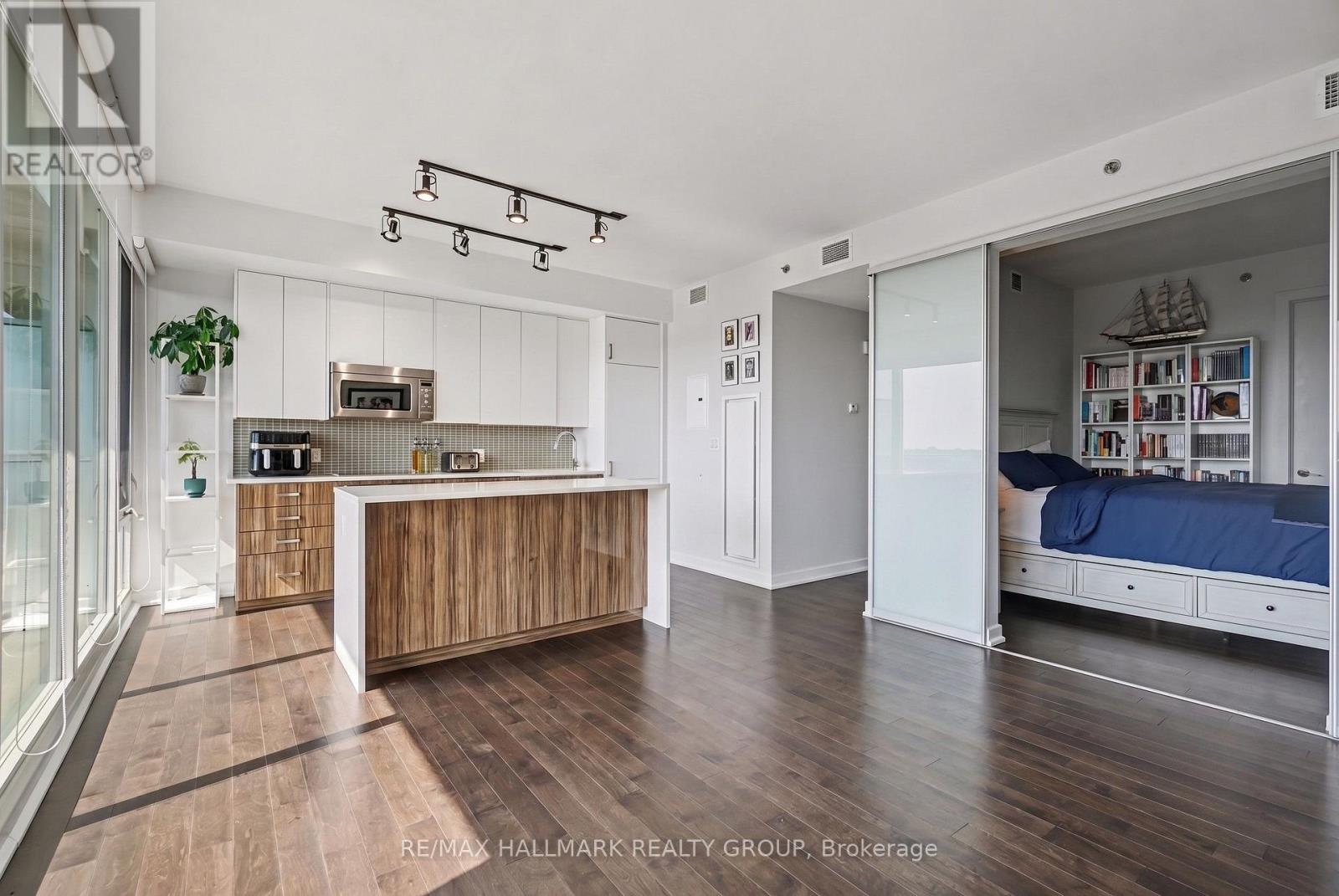 #1208 300 LISGAR STREET - 8