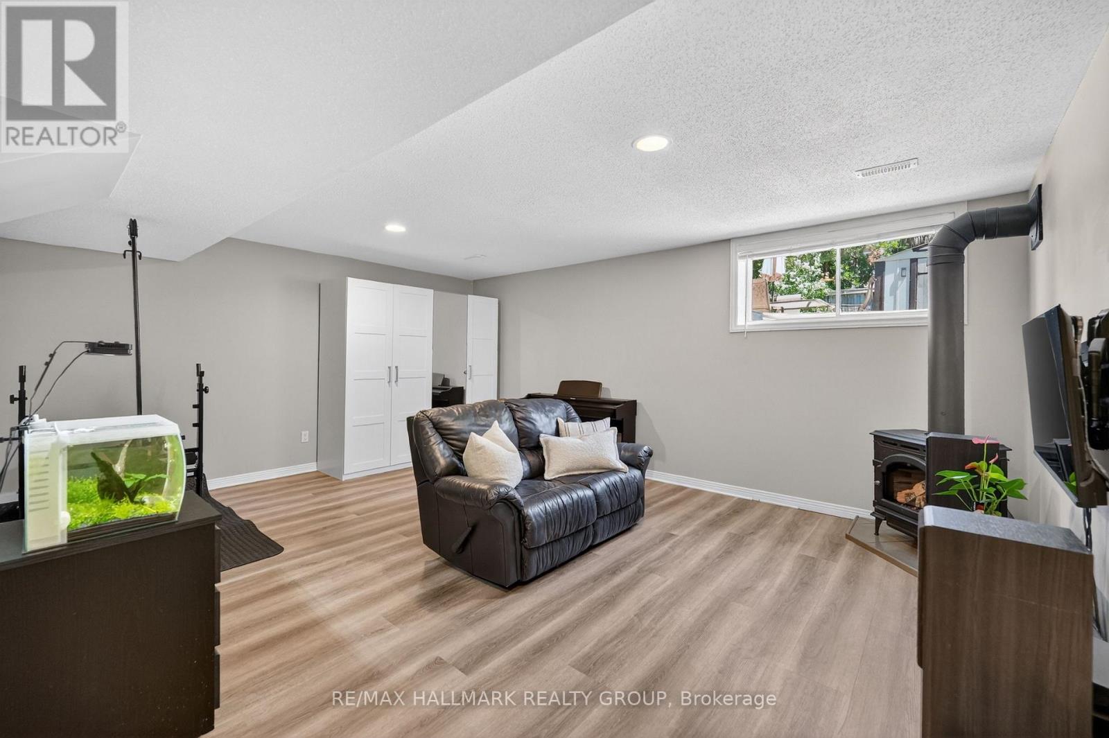 968 LUCILLE WAY - 23