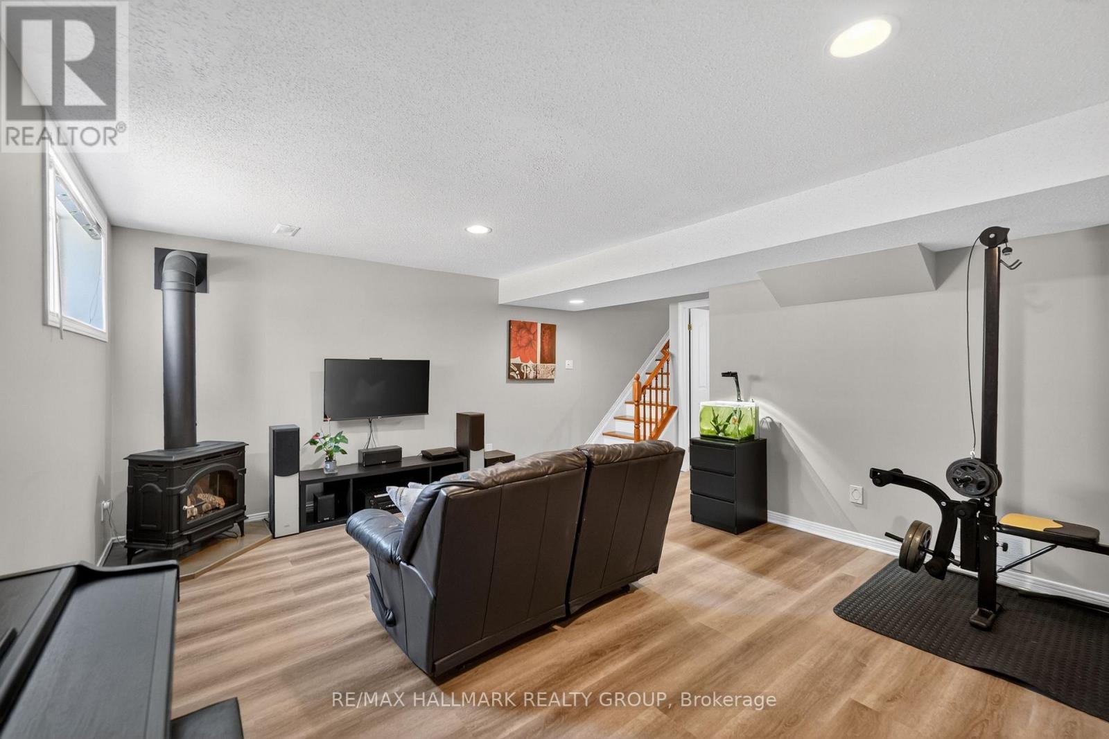 968 LUCILLE WAY - 25