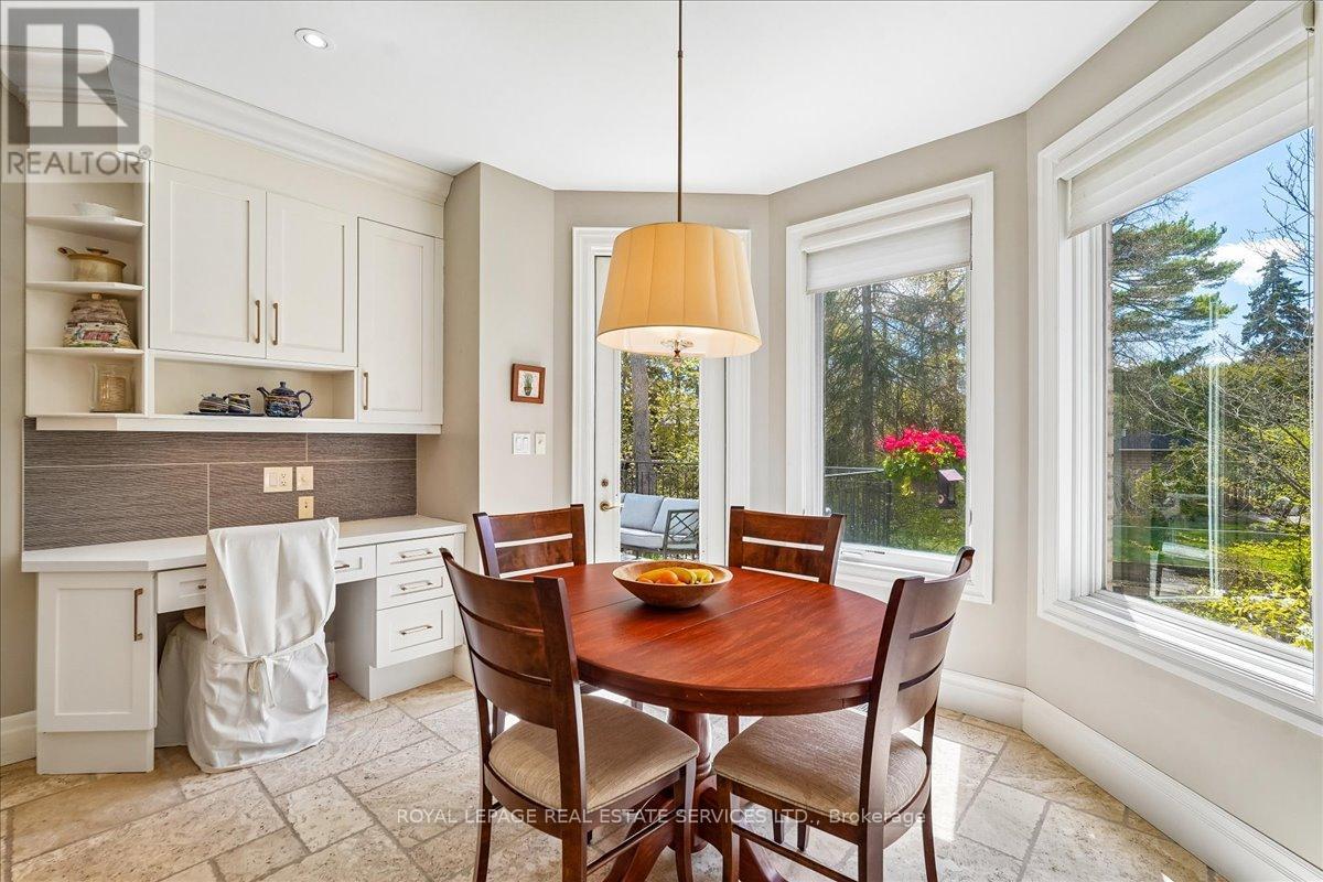 1726 THE PINES - 8