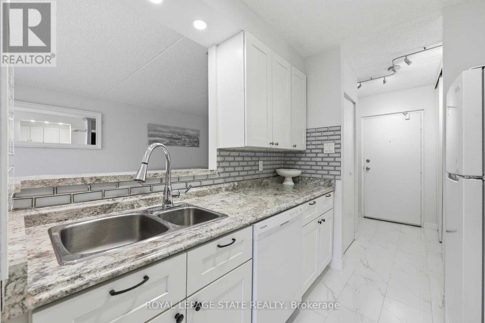 #308 75 SILVERCREEK PARKWAY N - 14