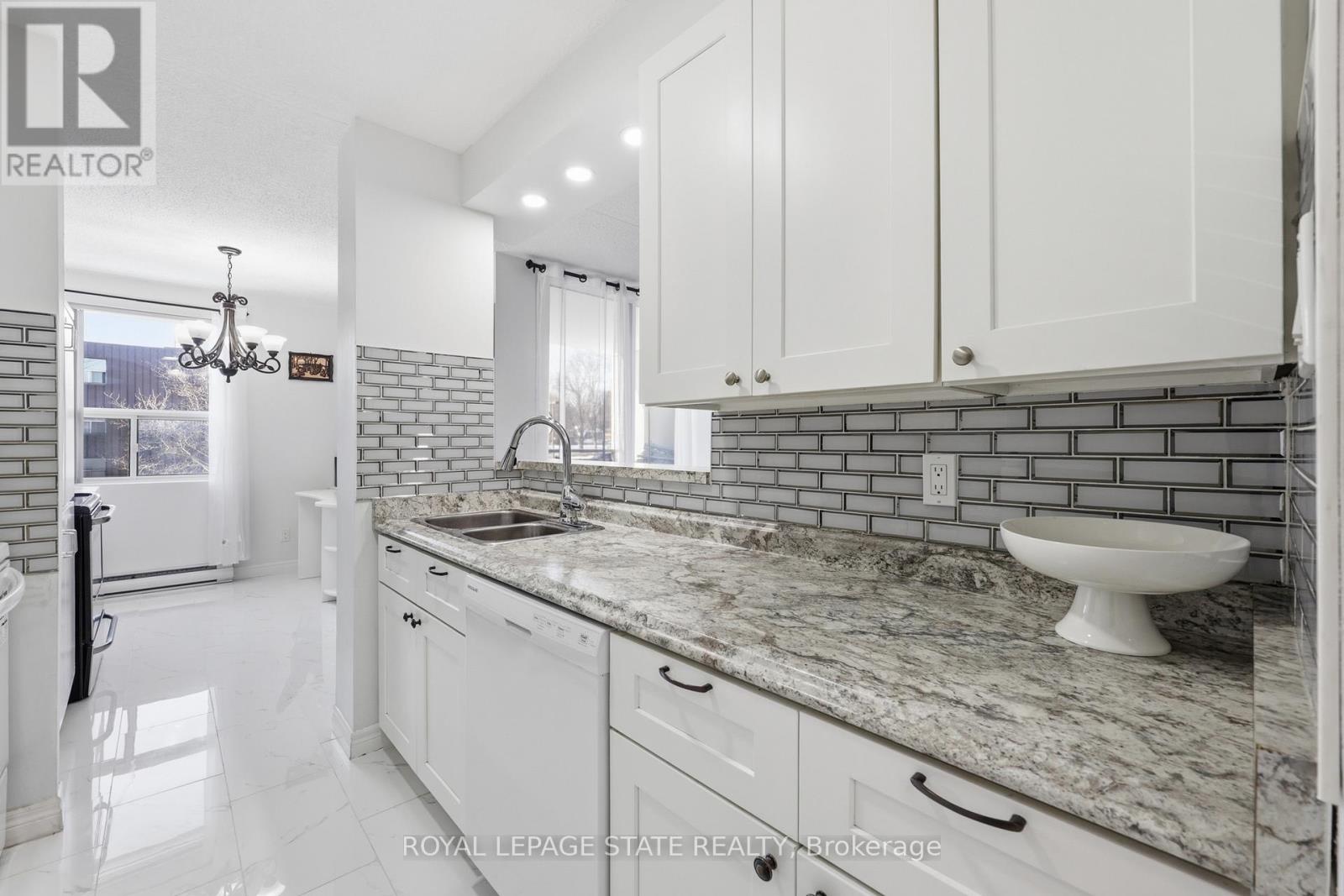 #308 75 SILVERCREEK PARKWAY N - 16