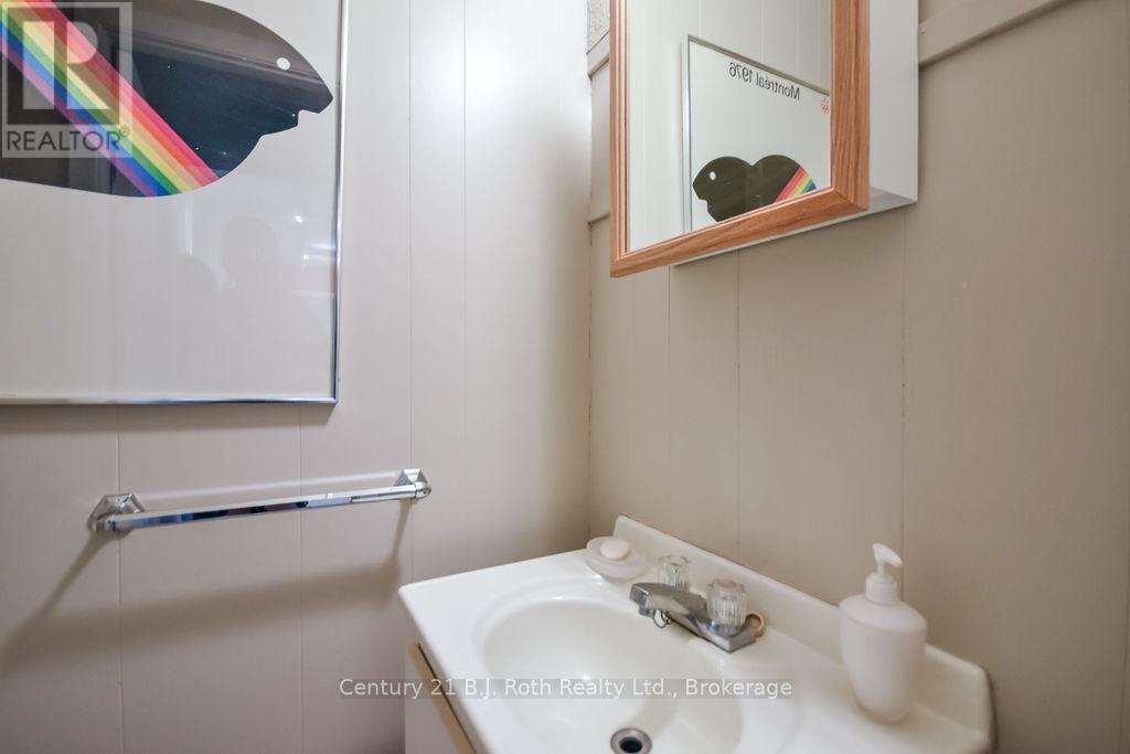 2551 AMIGO DRIVE - 21