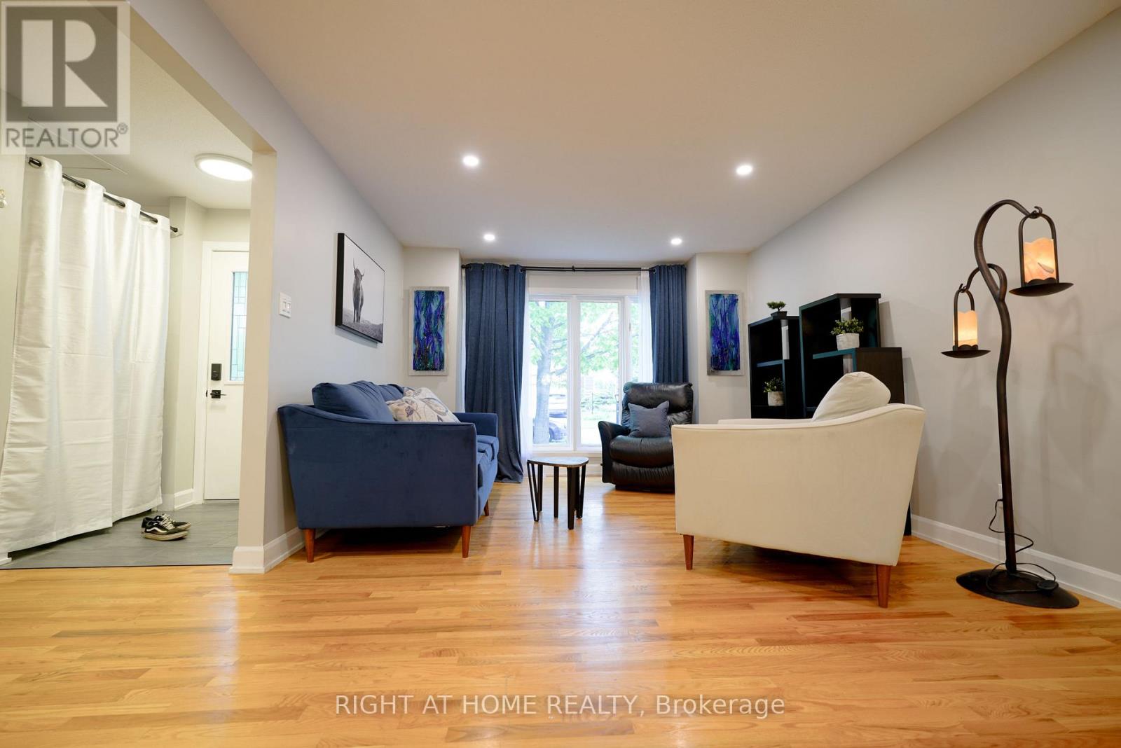 3 POMMEL CRESCENT - 21