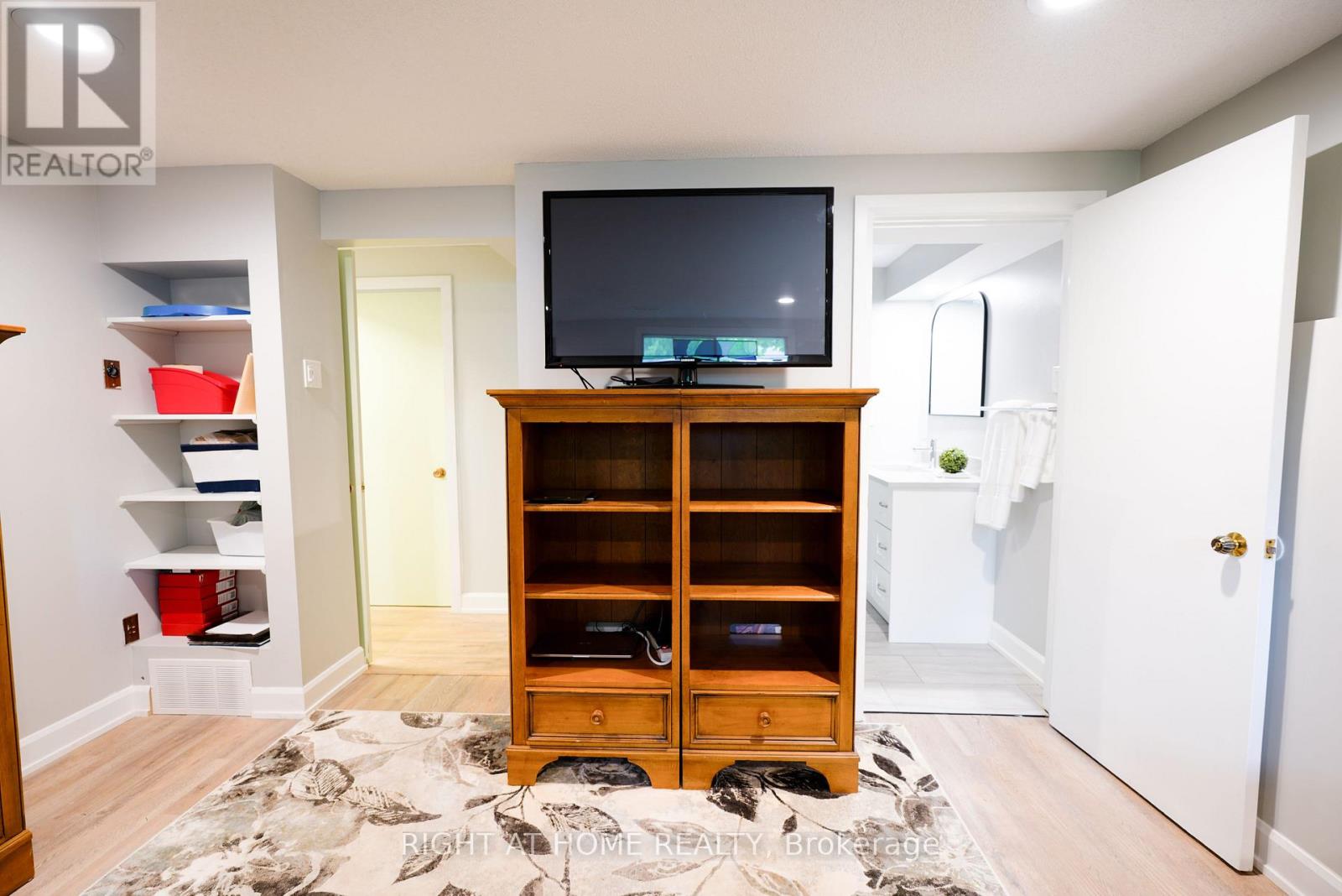 3 POMMEL CRESCENT - 32