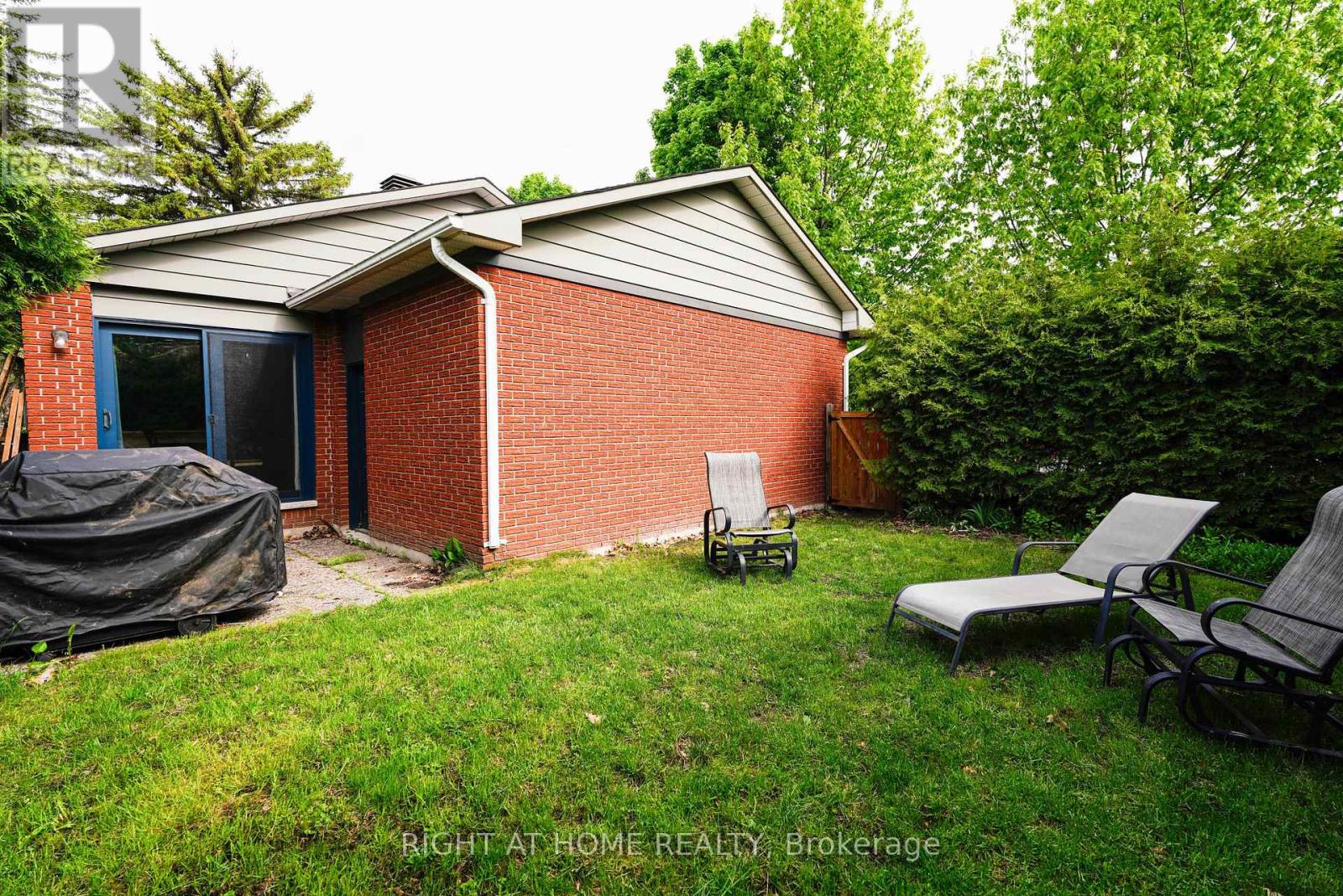 3 POMMEL CRESCENT - 42