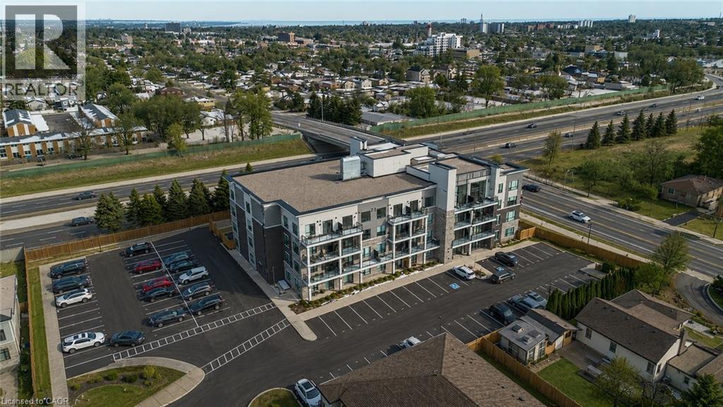 120 SPRINGVALLEY Crescent Unit# 104