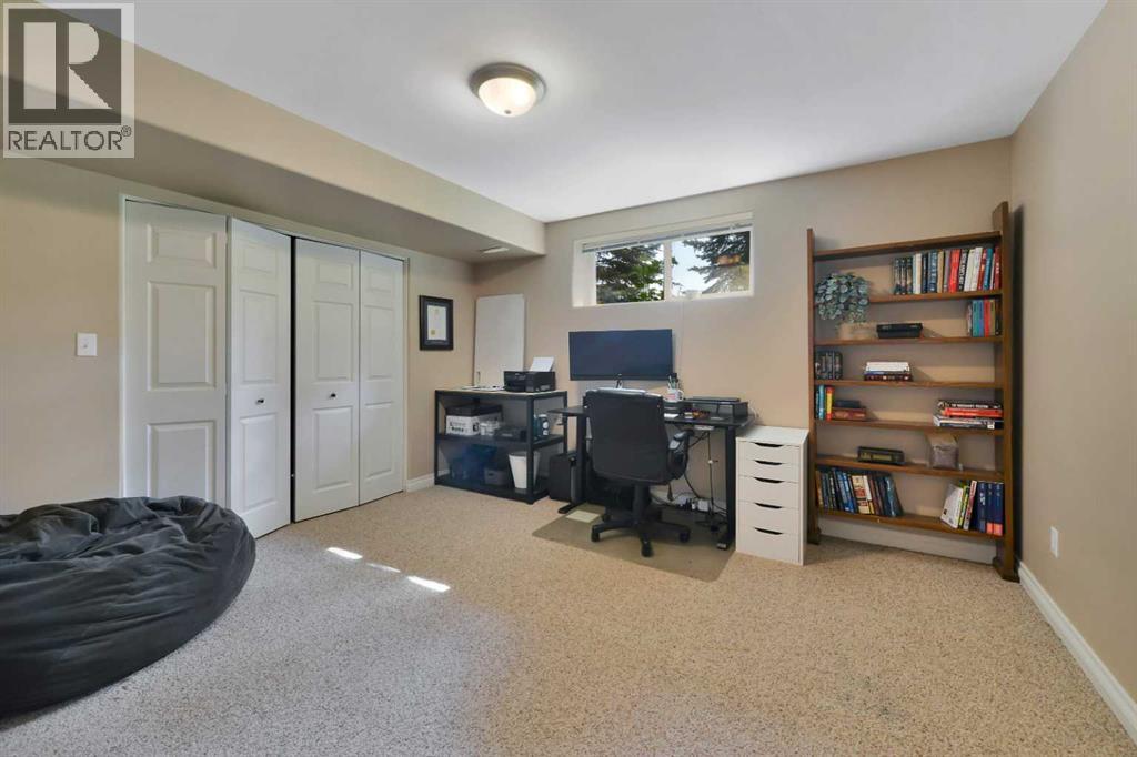 1 Spruce Close - 26