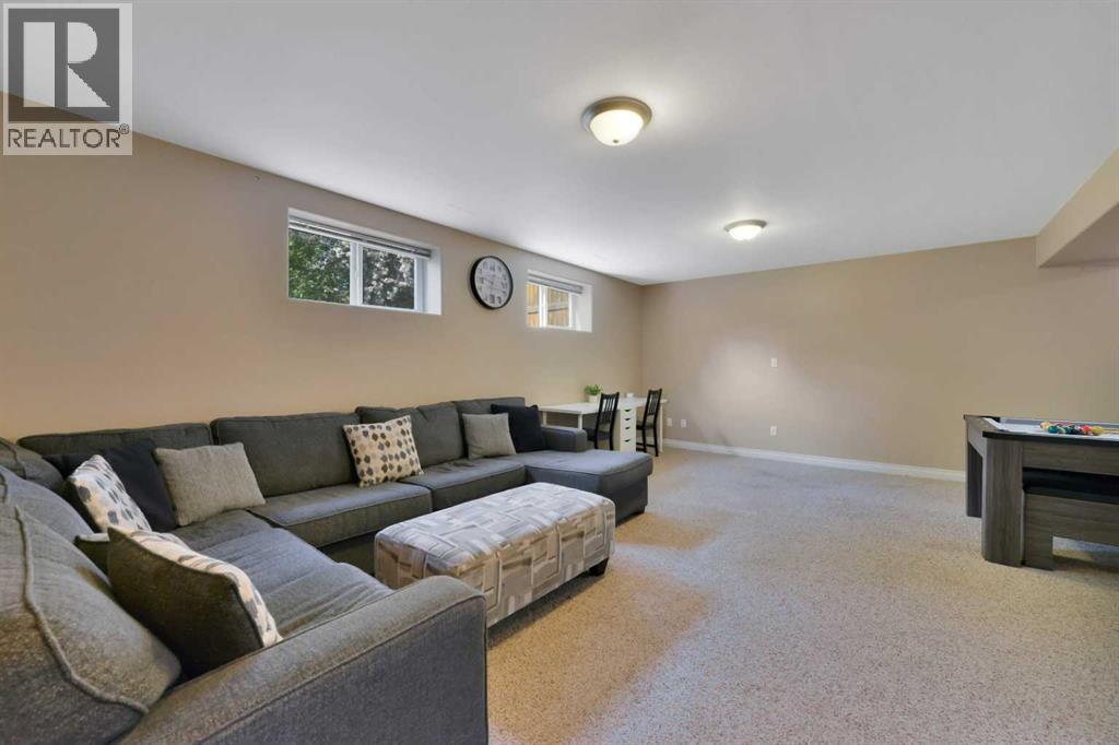 1 Spruce Close - 25