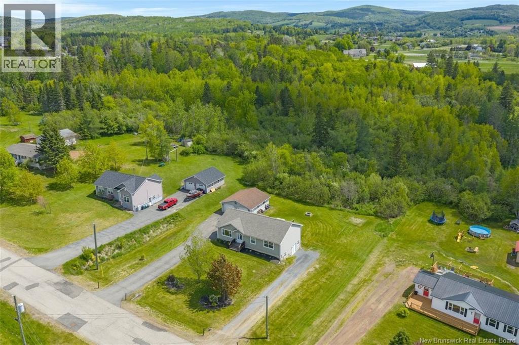 14 Lorie Lane - 31