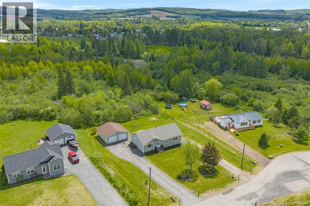 14 Lorie Lane - 32