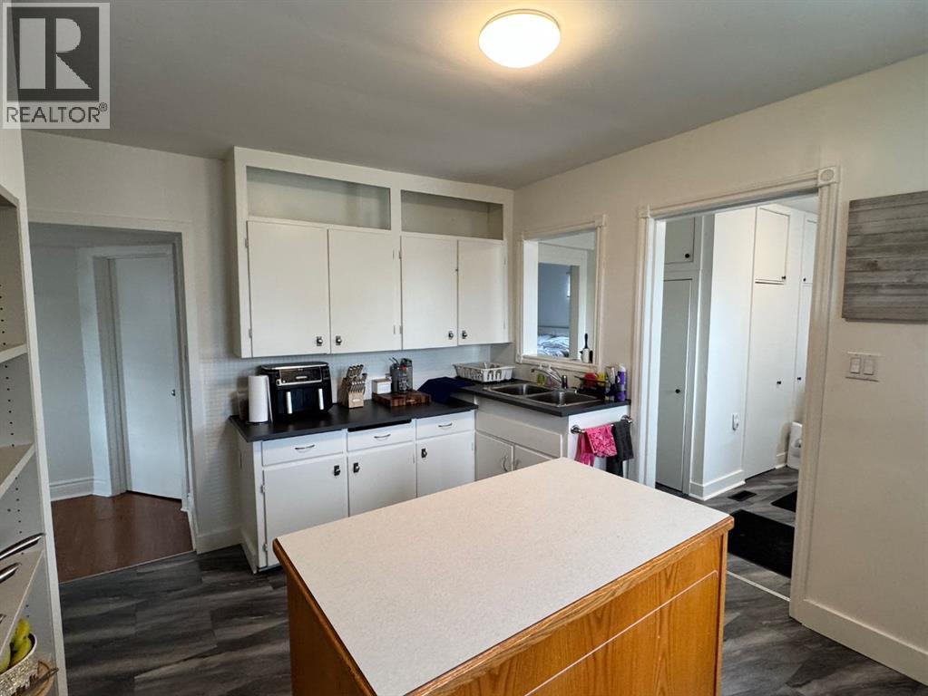 10616 104 Avenue — photo 9