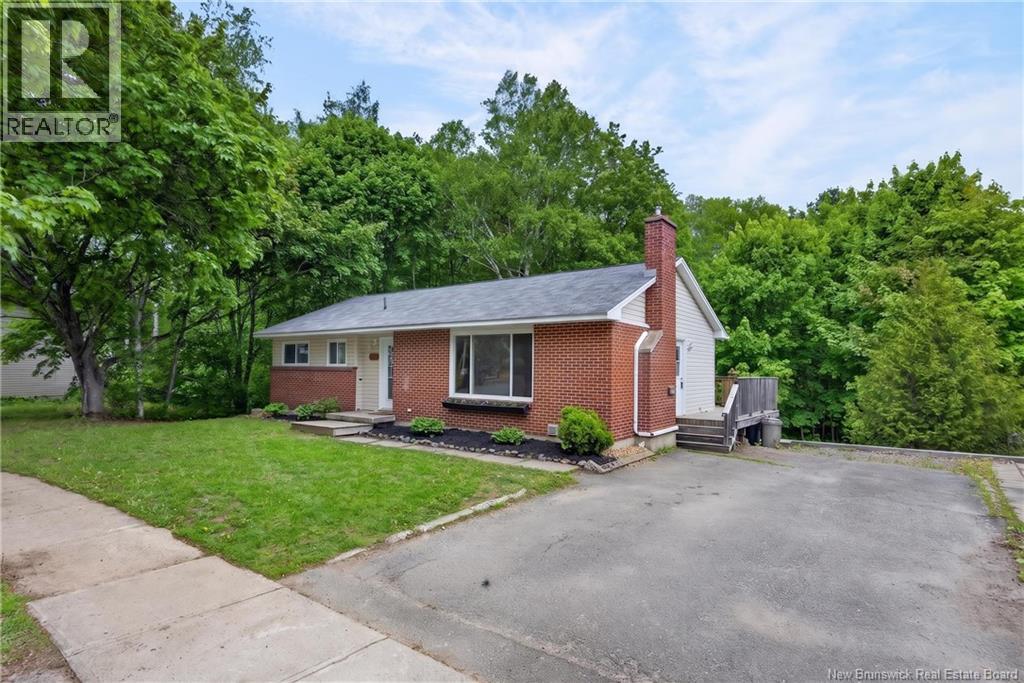 132 Topcliffe Crescent - Image 2