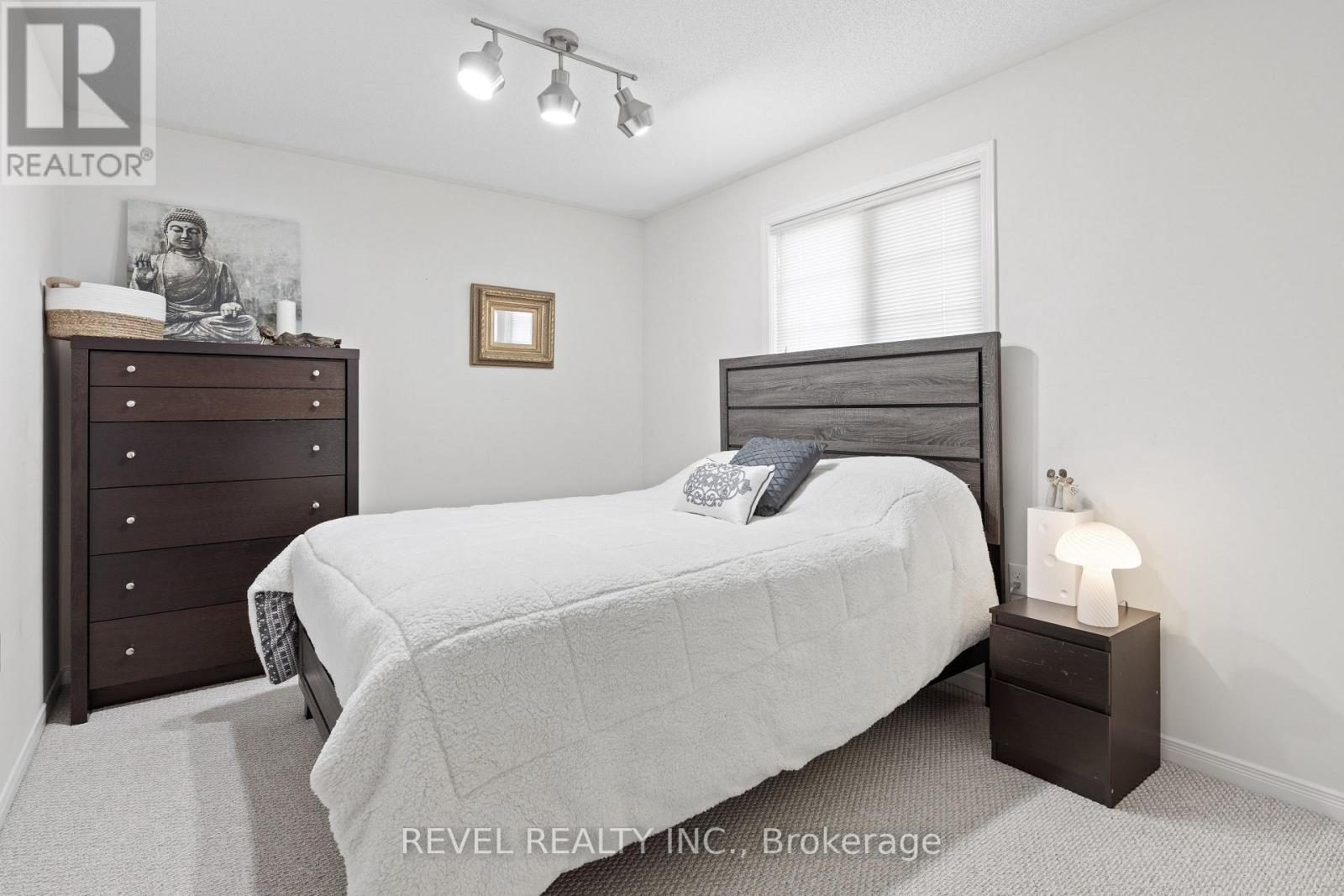 47 LISBETH CRESCENT - 29