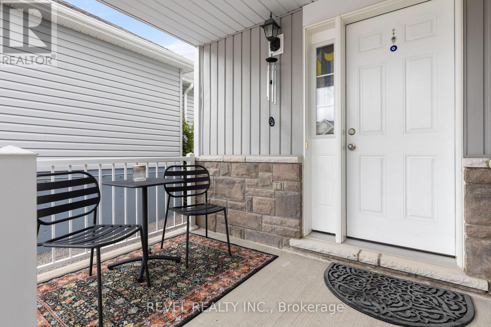 47 LISBETH CRESCENT - 3