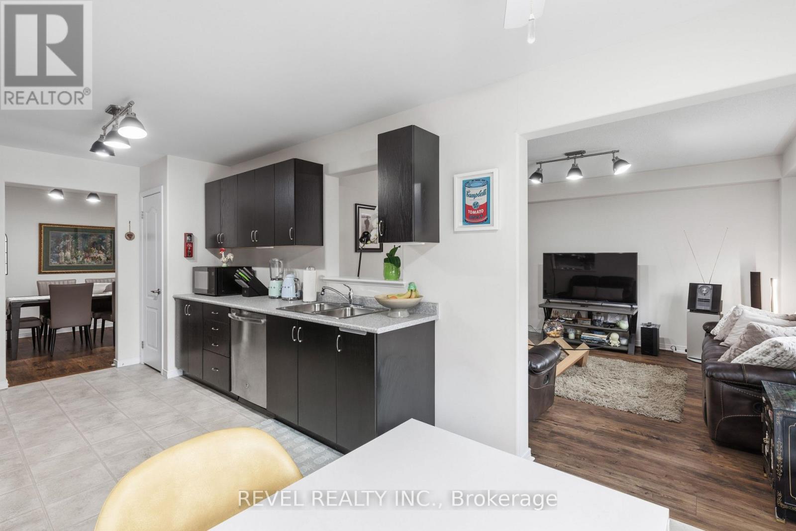 47 LISBETH CRESCENT - 11