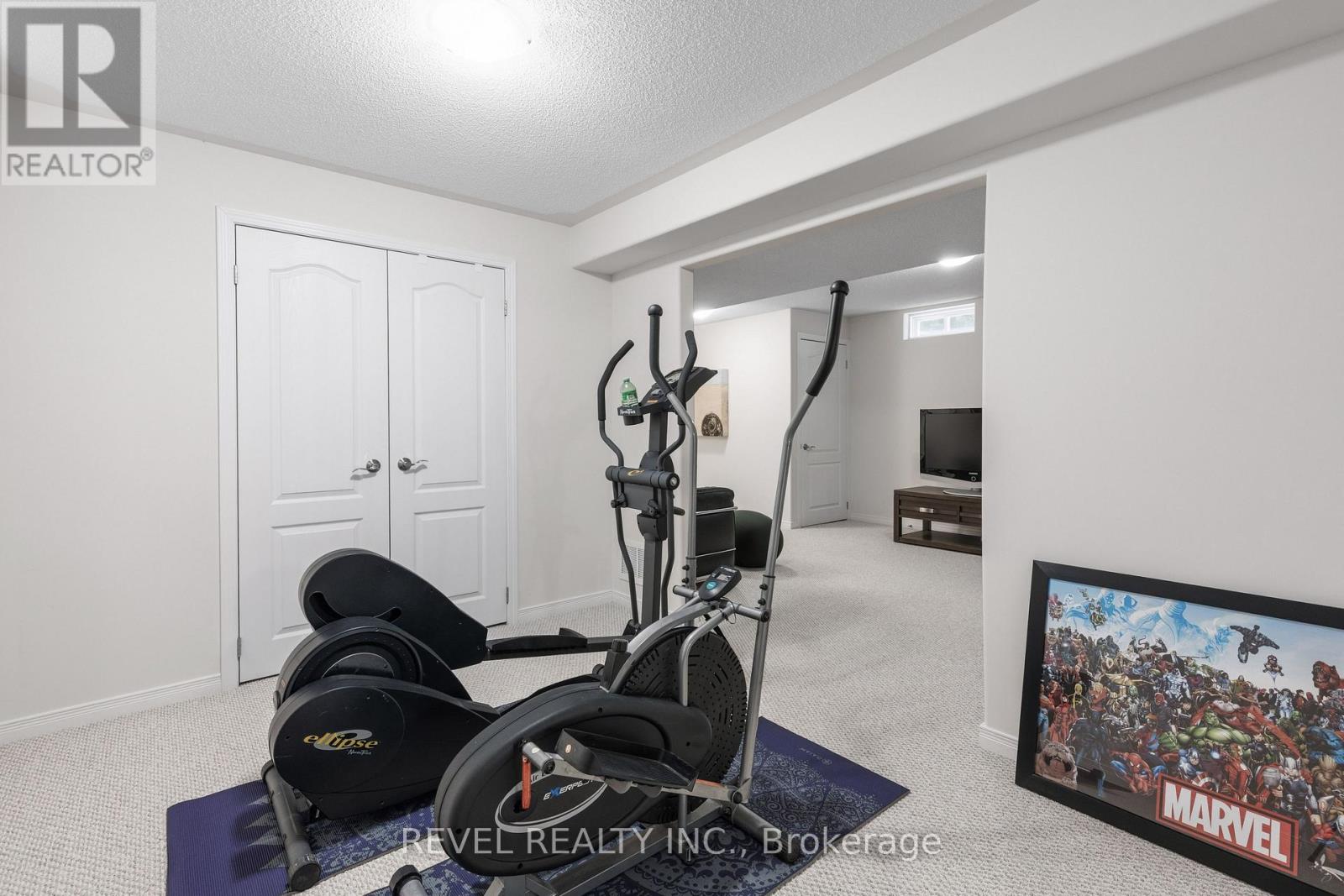 47 LISBETH CRESCENT - 38