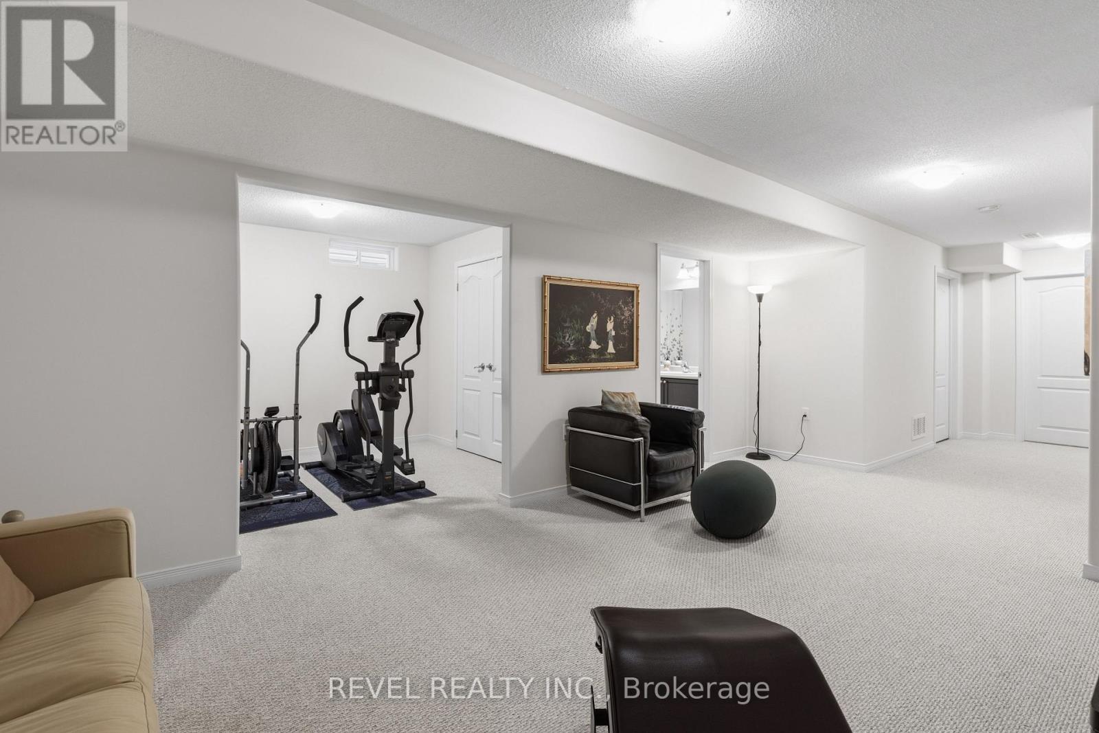 47 LISBETH CRESCENT - 33