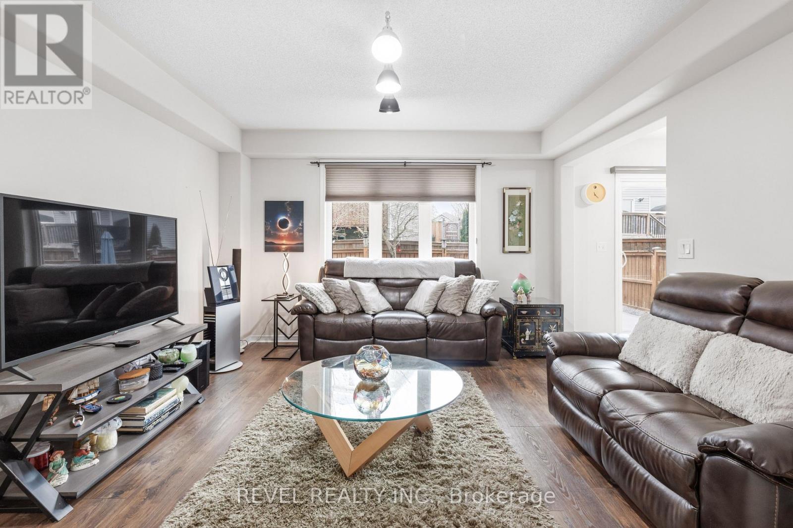 47 LISBETH CRESCENT - 5