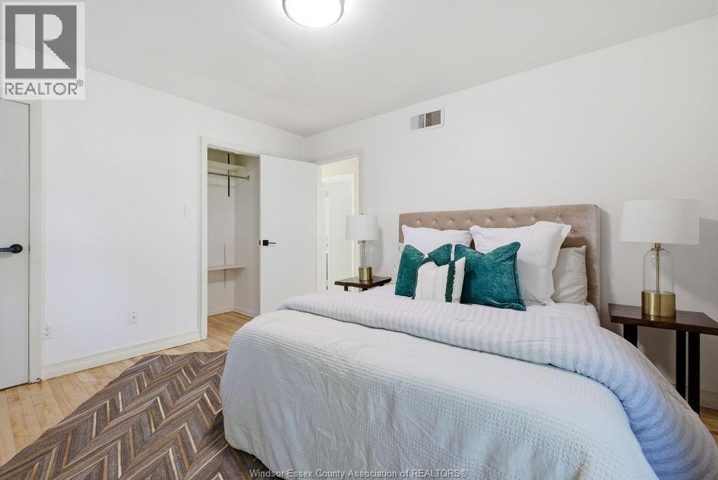 4330 CASGRAIN DRIVE - 13