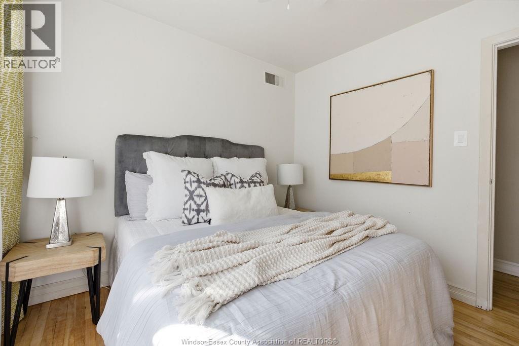4330 CASGRAIN DRIVE - 20