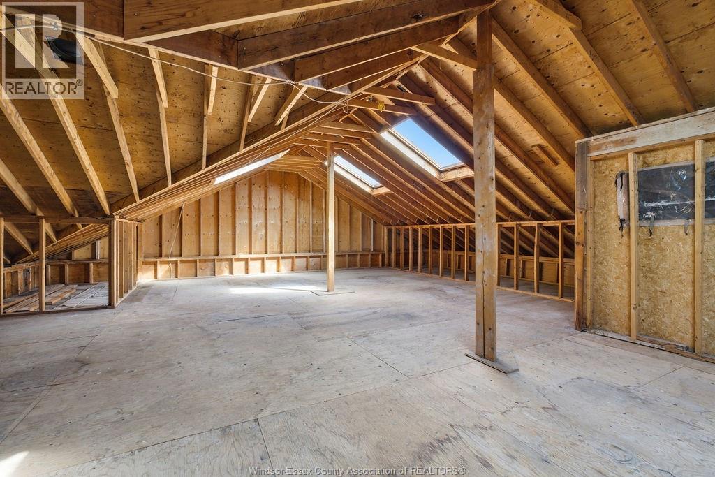 4330 CASGRAIN DRIVE - 23