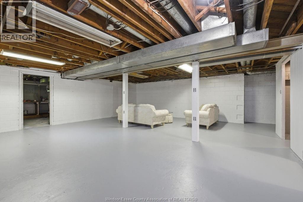 4330 CASGRAIN DRIVE - 25