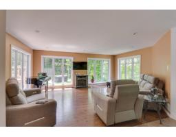 Storage - 355 Ch. St-antoine, Val Des Monts, QC J8N7H8 Photo 7