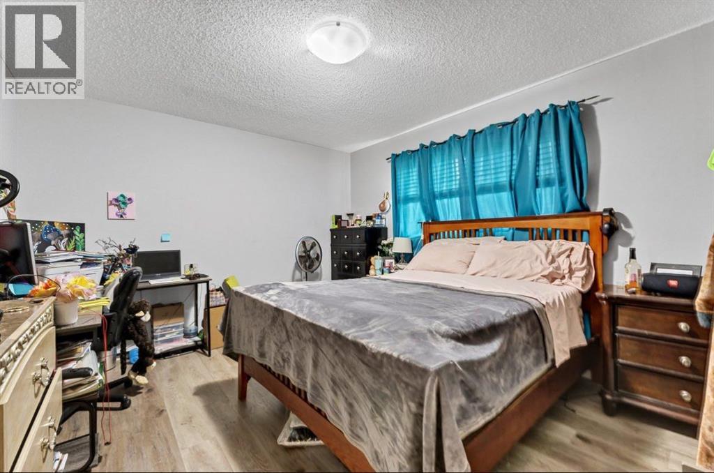 1265 2 Avenue NE - 21
