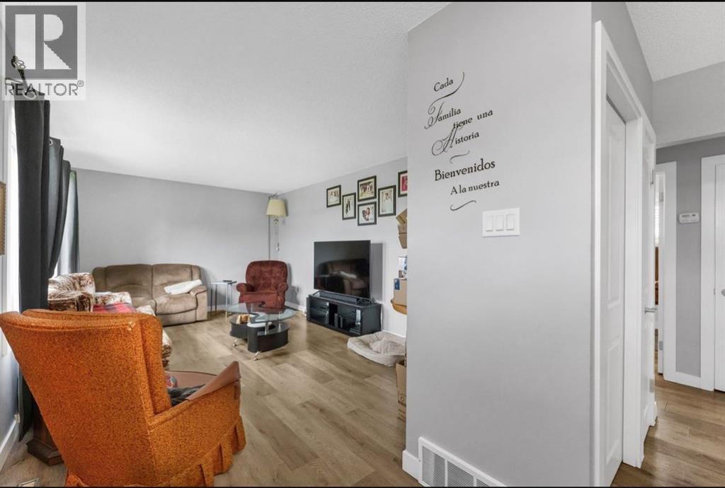 1265 2 Avenue NE - 37