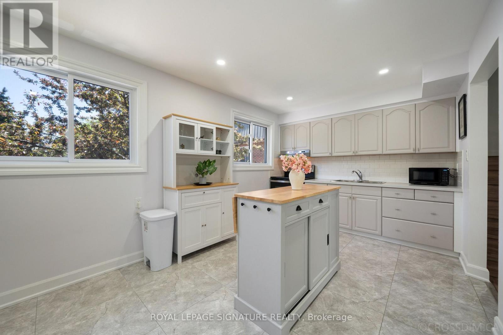 #14 3100 KINGSTON ROAD - 19