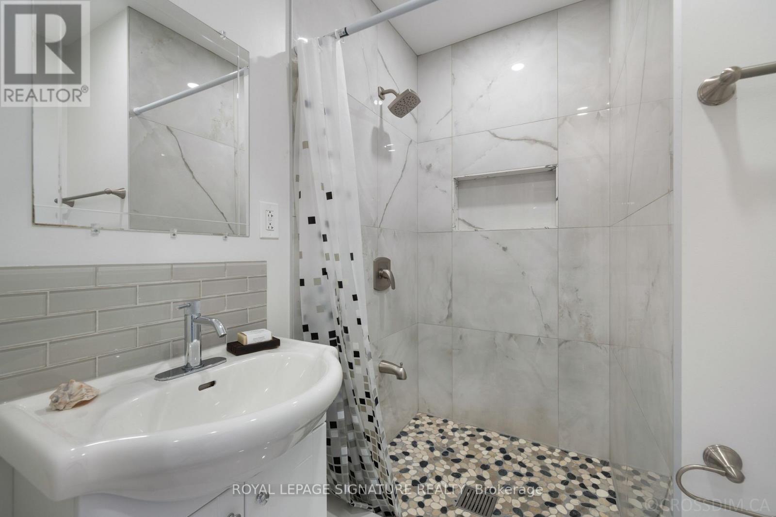 #14 3100 KINGSTON ROAD - 24