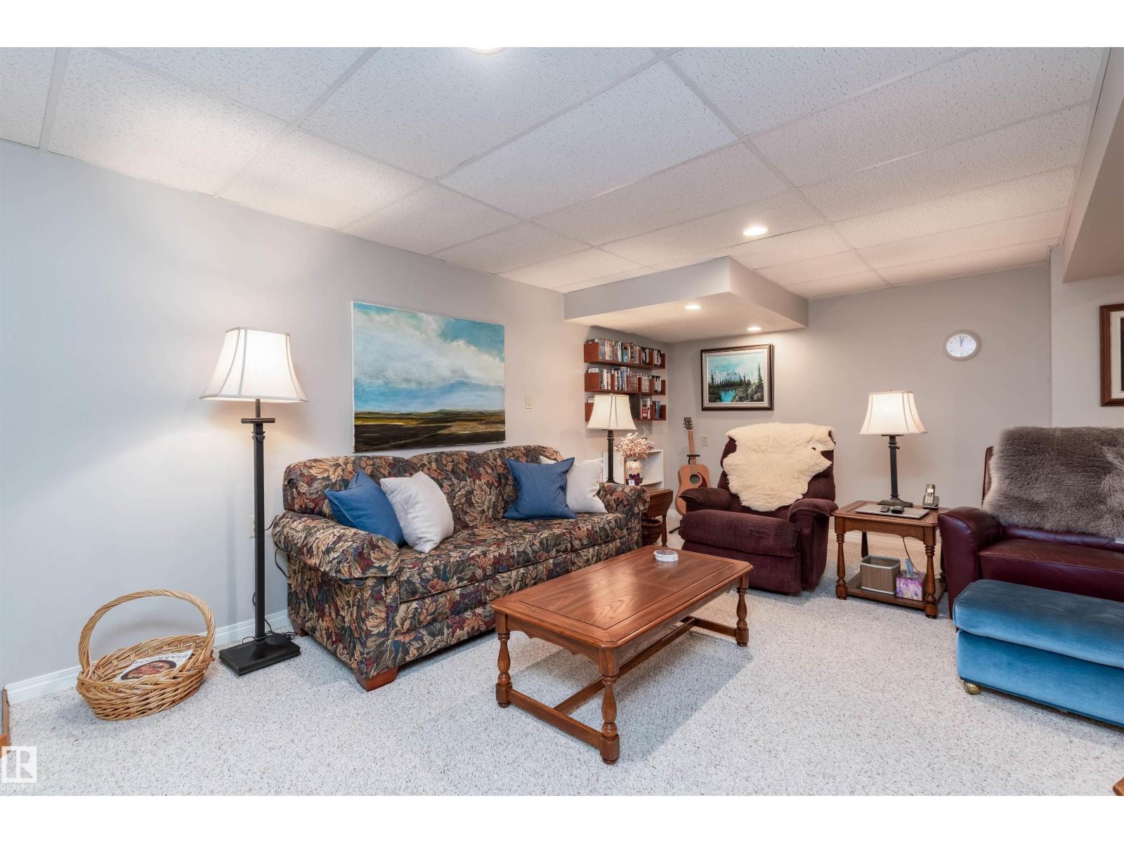 108 MARION DR - 25
