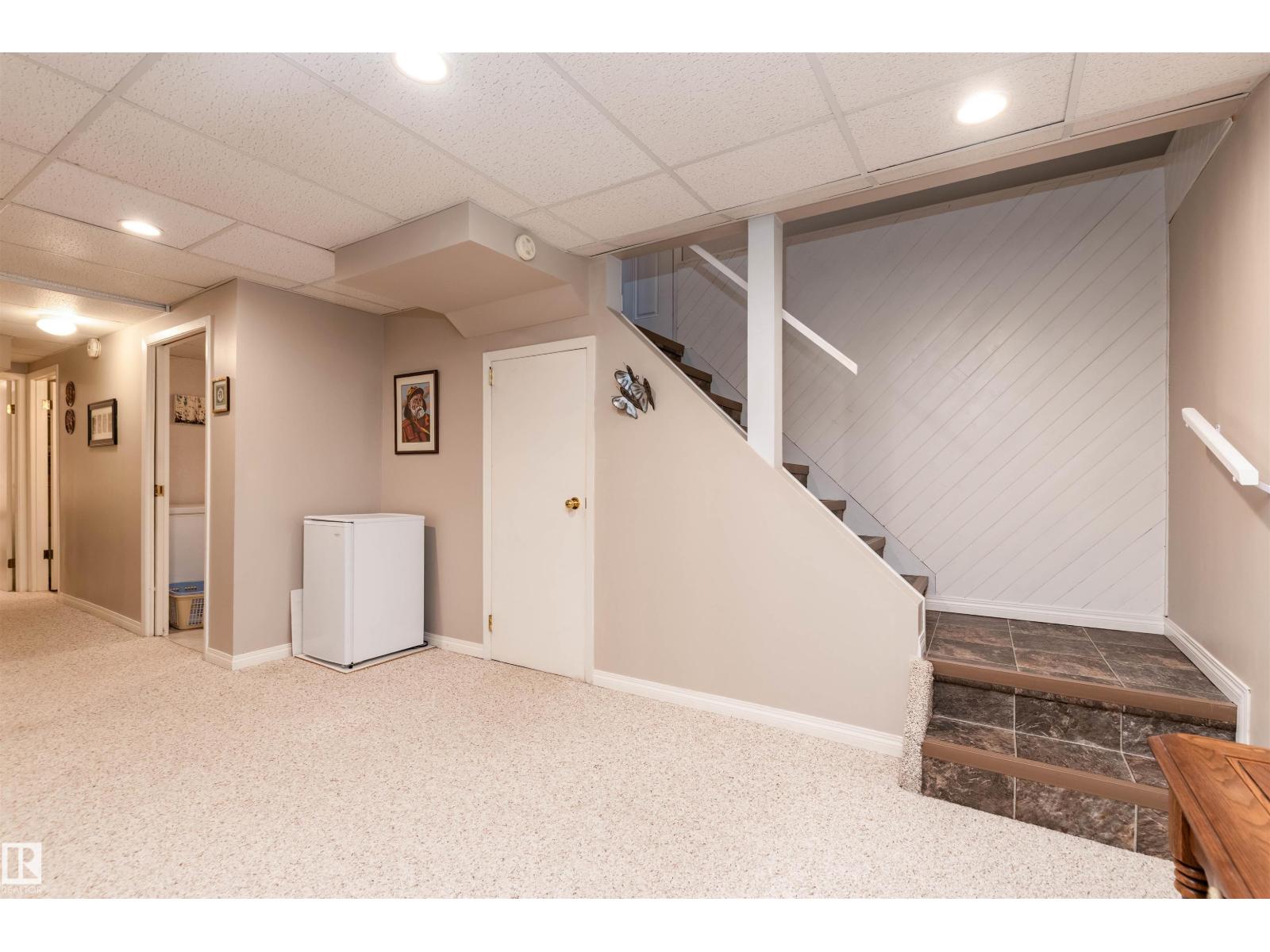 108 MARION DR - 26