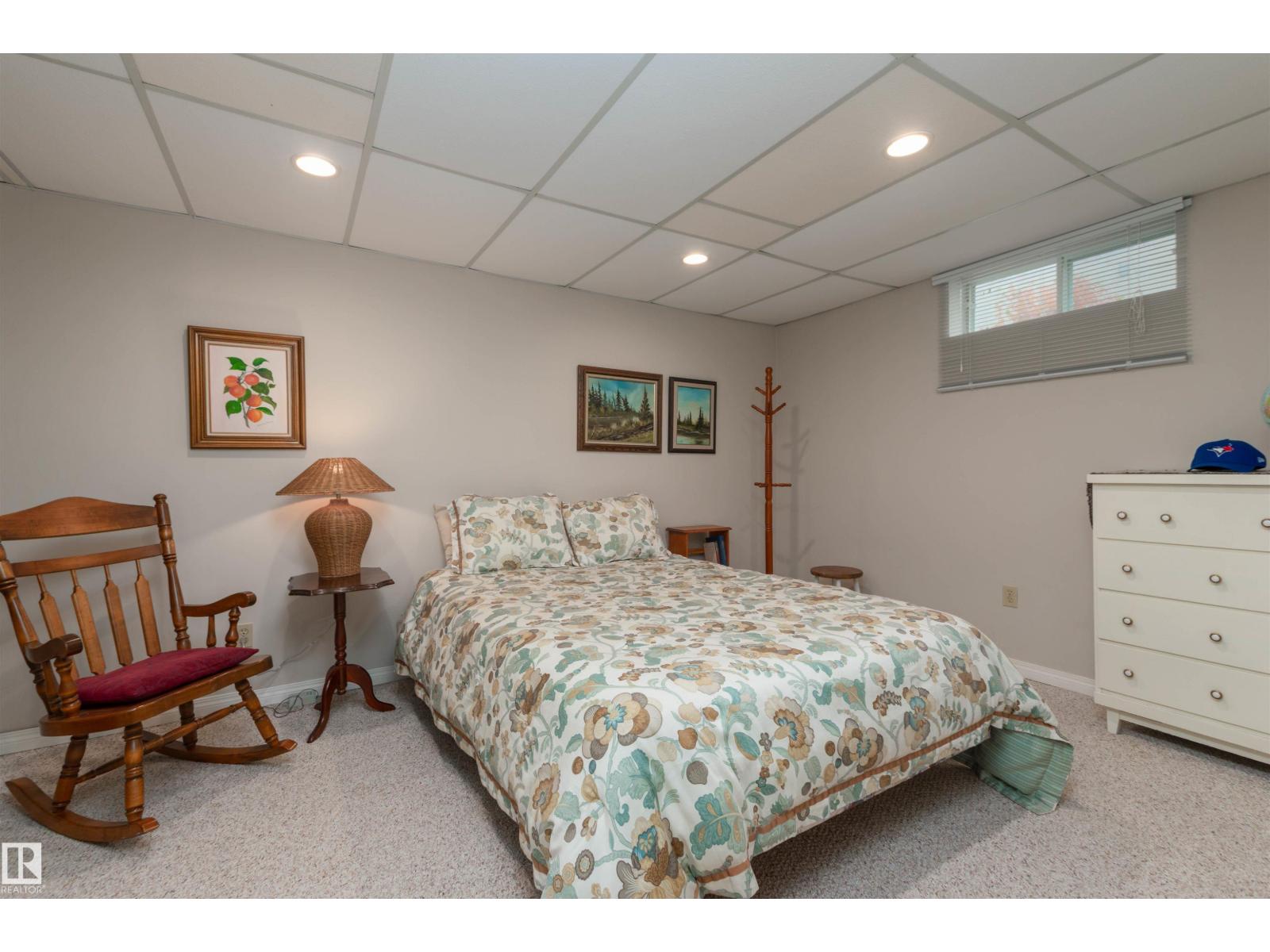 108 MARION DR - 32