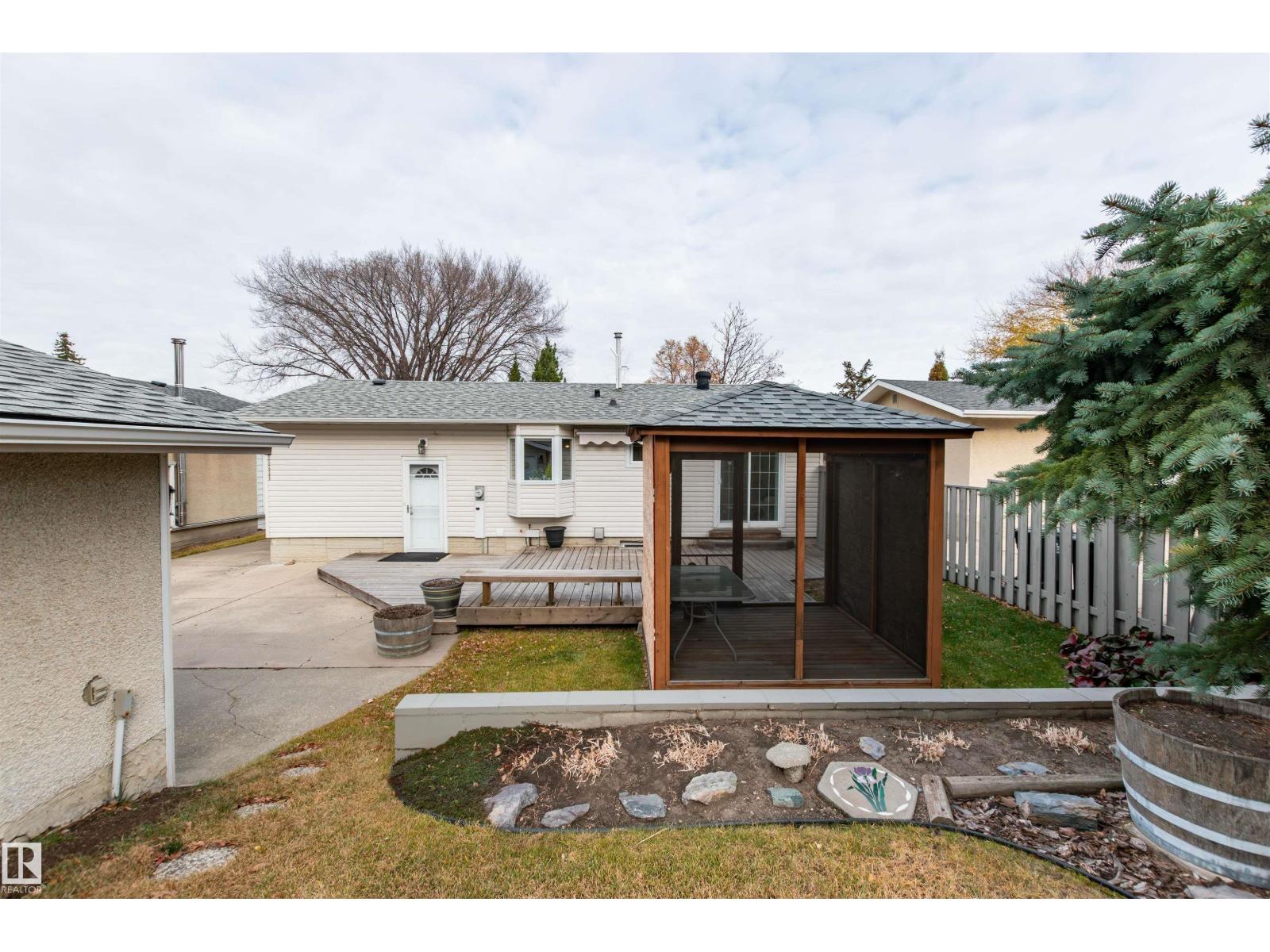 108 MARION DR - 44