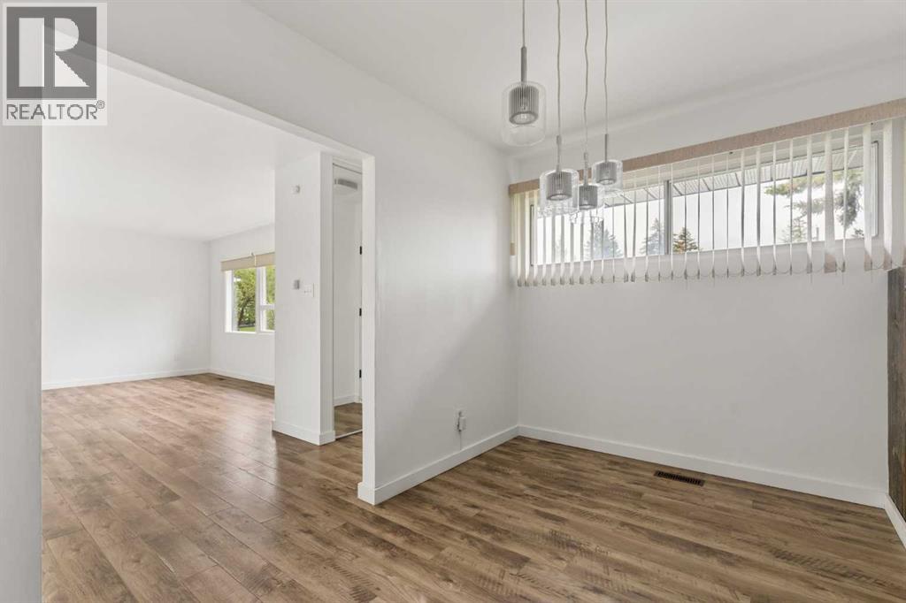32 Gladeview Crescent SW - 18