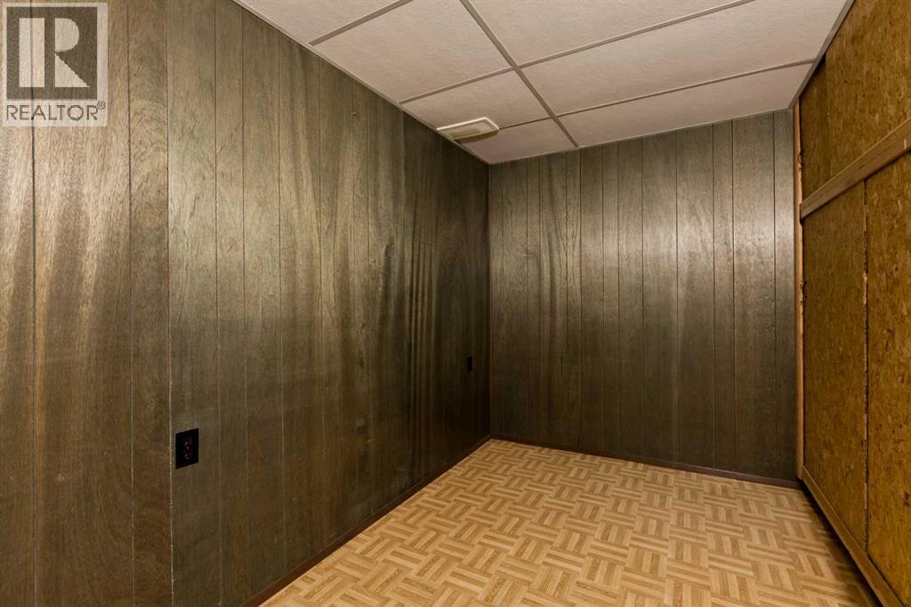 32 Gladeview Crescent SW - 29