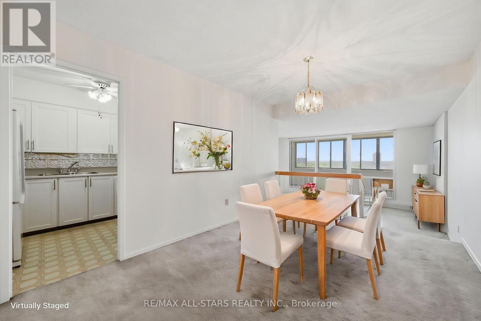 Virtually staged dining room