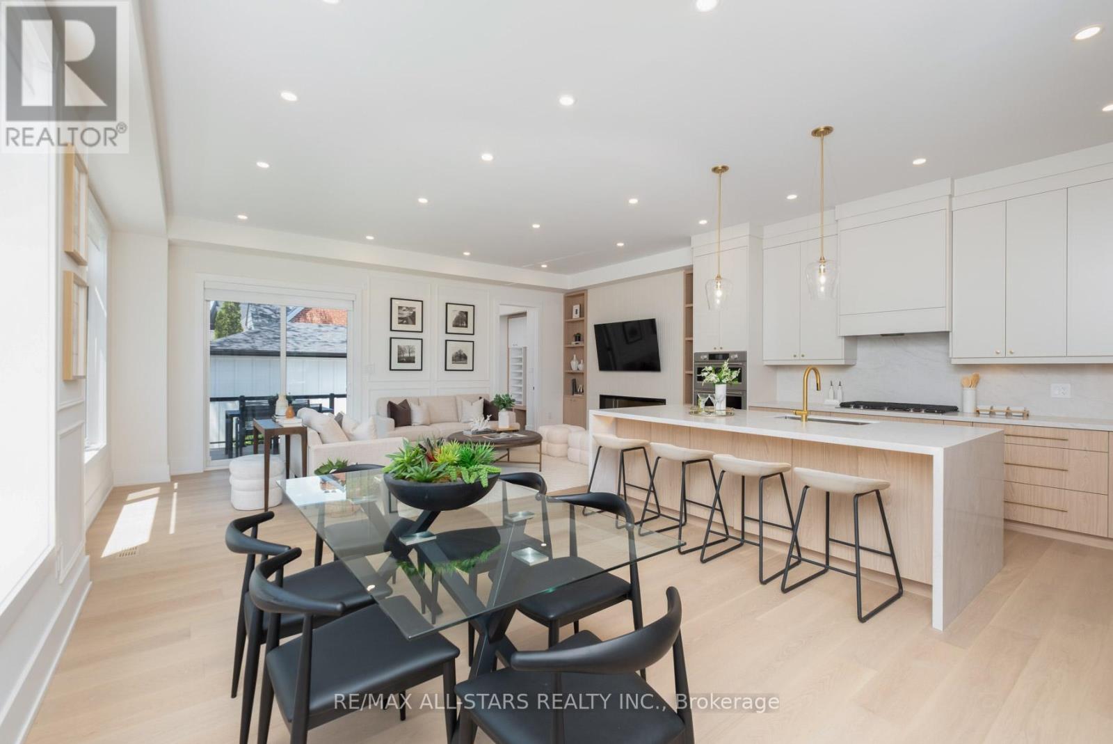 38 CLONMORE DRIVE - 12