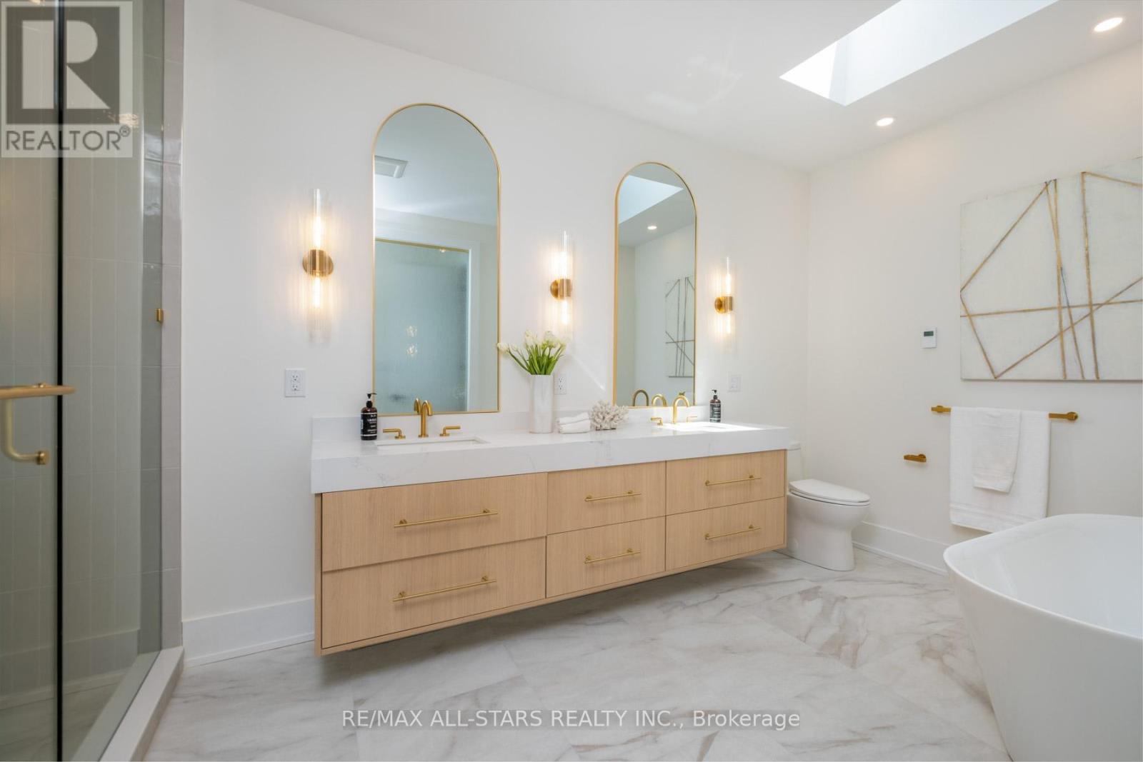 38 CLONMORE DRIVE - 21
