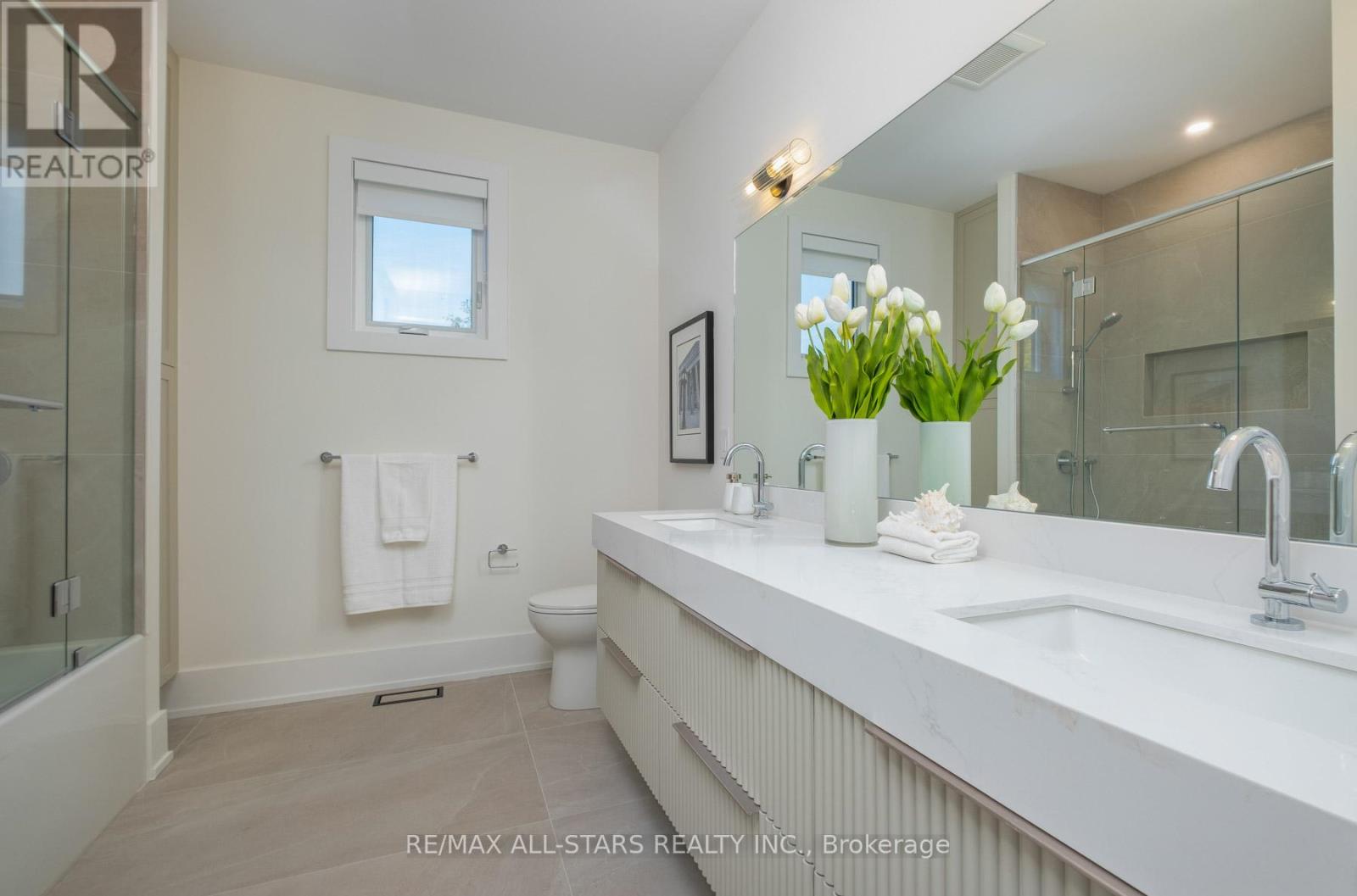 38 CLONMORE DRIVE - 26
