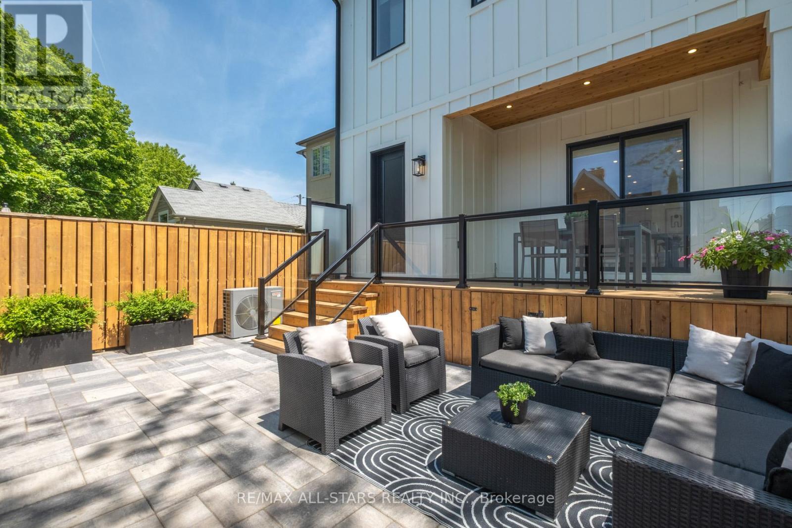 38 CLONMORE DRIVE - 38
