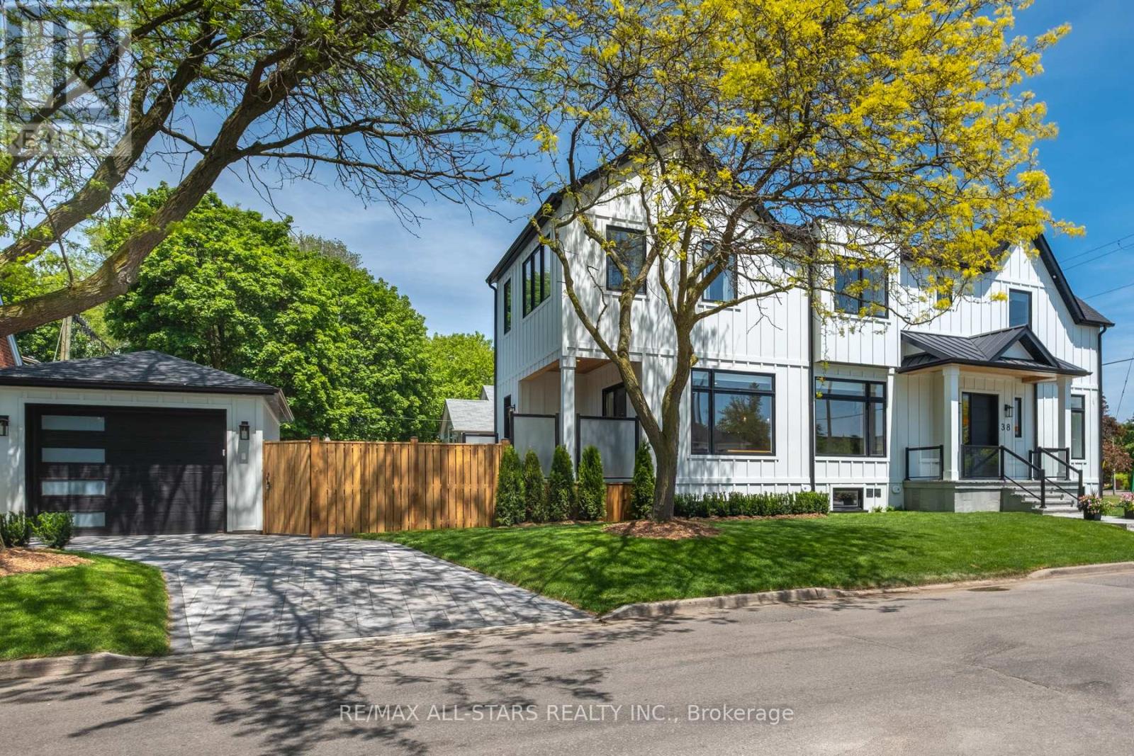 38 CLONMORE DRIVE - 40