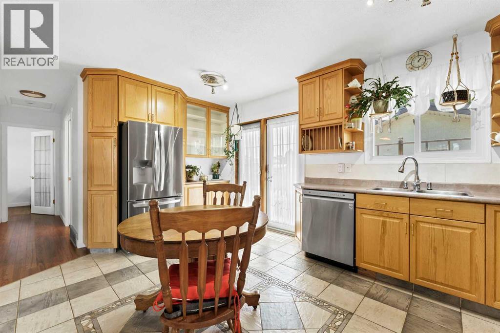 1277 Crockford Crescent NW - 10